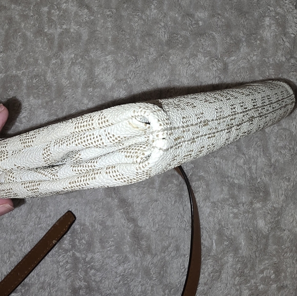 Michael Kors Fulton Crossbody - Vanilla Monogram Euc - Picture 11 of 16